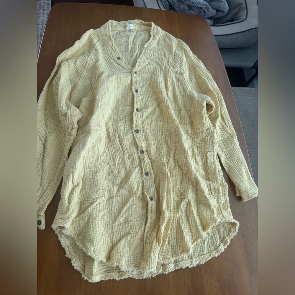 LAWLESS Textured Yellow Top